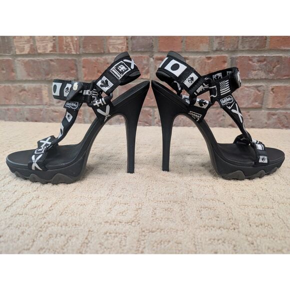 Y2K Grey Ant X Teva High Heel Stiletto Pump Womens Size 9 Black White Flags Hike - Picture 1 of 11